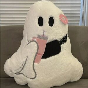 Viral ghost pillow with Stanley cup + belt bag
